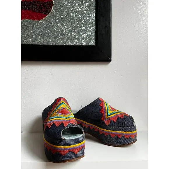 Vintage 60s Platform Mule Heels | Embroidered Denim Peep Toe | Mod Folk | Size 6 - Picture 6 of 10